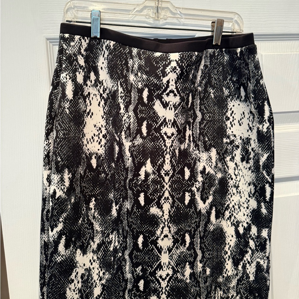 Calvin Klein Black and Tan Midi Pencil Skirt